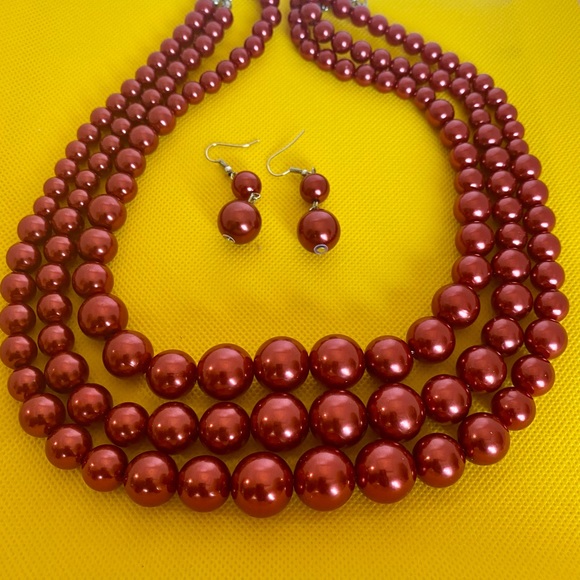 Ladies 18” Faux Pearl Necklace - Picture 5 of 5